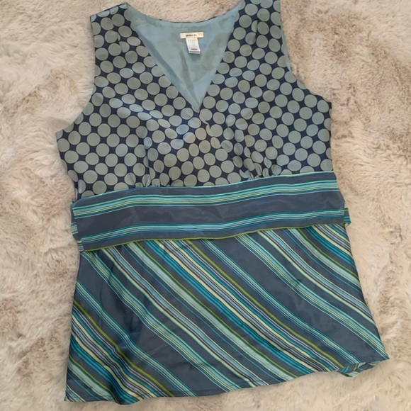 Old Navy 100% Silk Top with back ties - Picture 2 of 9